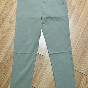 3/20 NWOT Ladies Active USA slim fit belted dress pant with stretch size Med